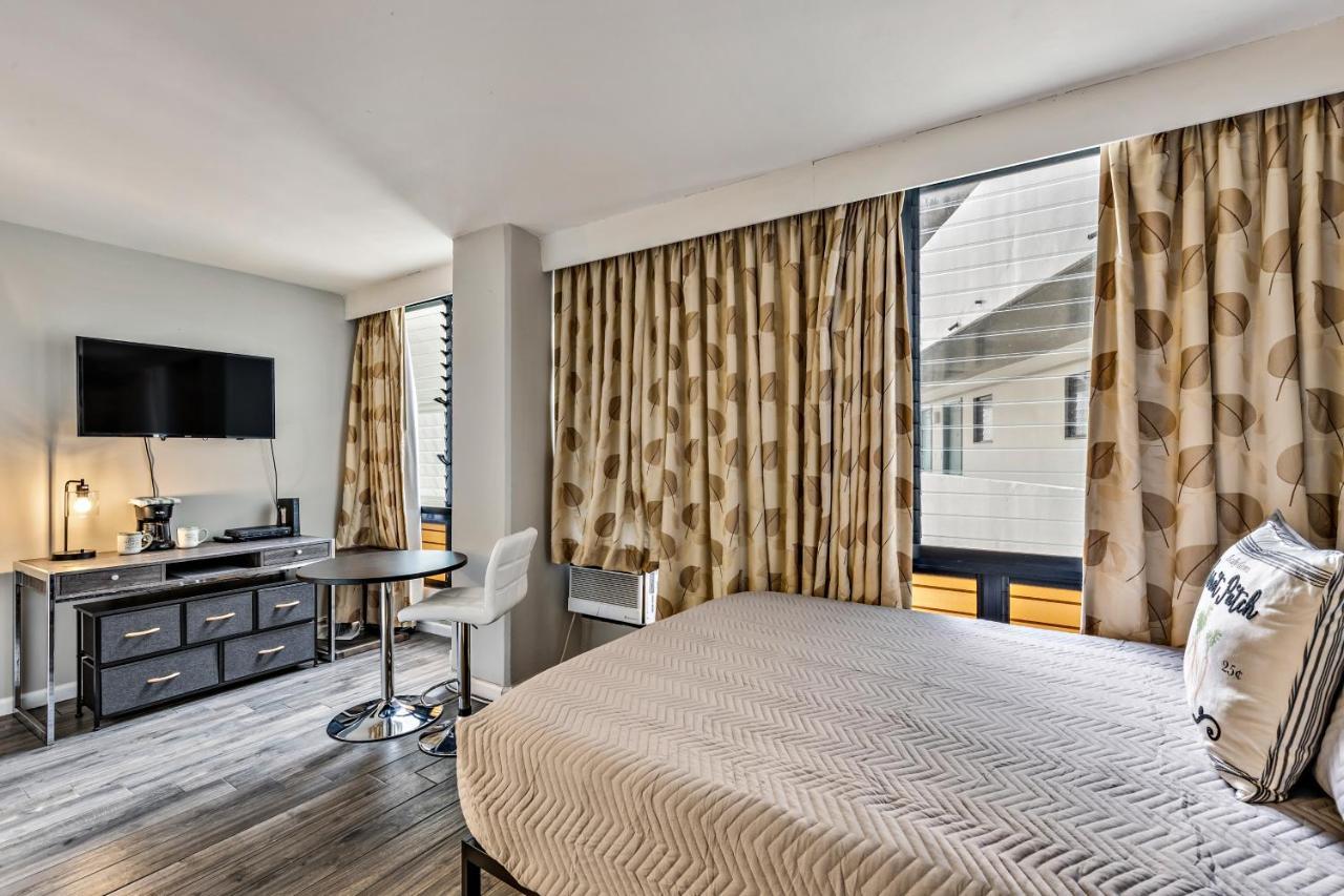 Inviting Waikiki Grand Hotel Room One Block To Beach! Гонолулу Екстер'єр фото